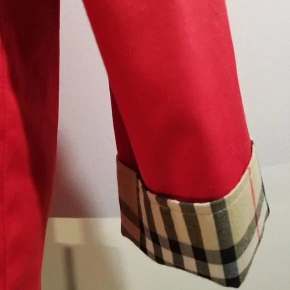 Burberry Coat with removable hood. Size M - Picture 10 of 16